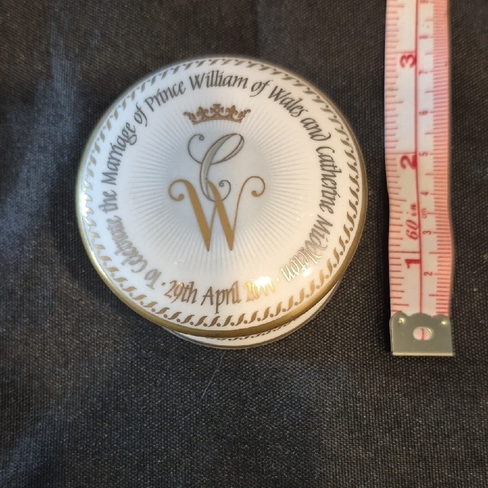 The Royal Collection elegant white